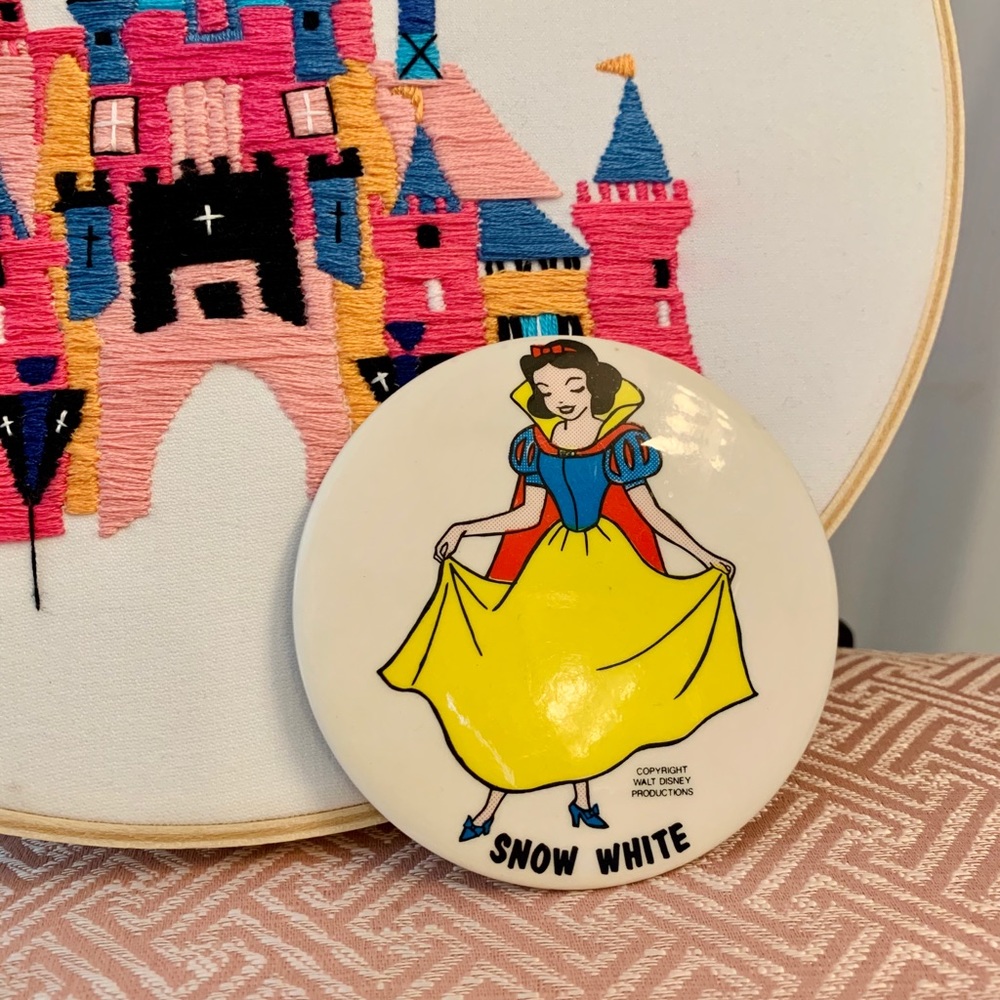 Large Vintage Snow White Disney Pin